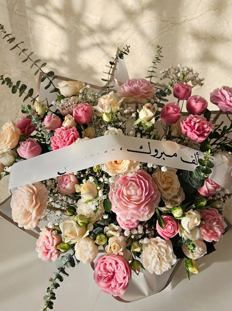 Luxury Hybrid Bouquet (35-40 Floral Candle & Fresh Baby Roses)